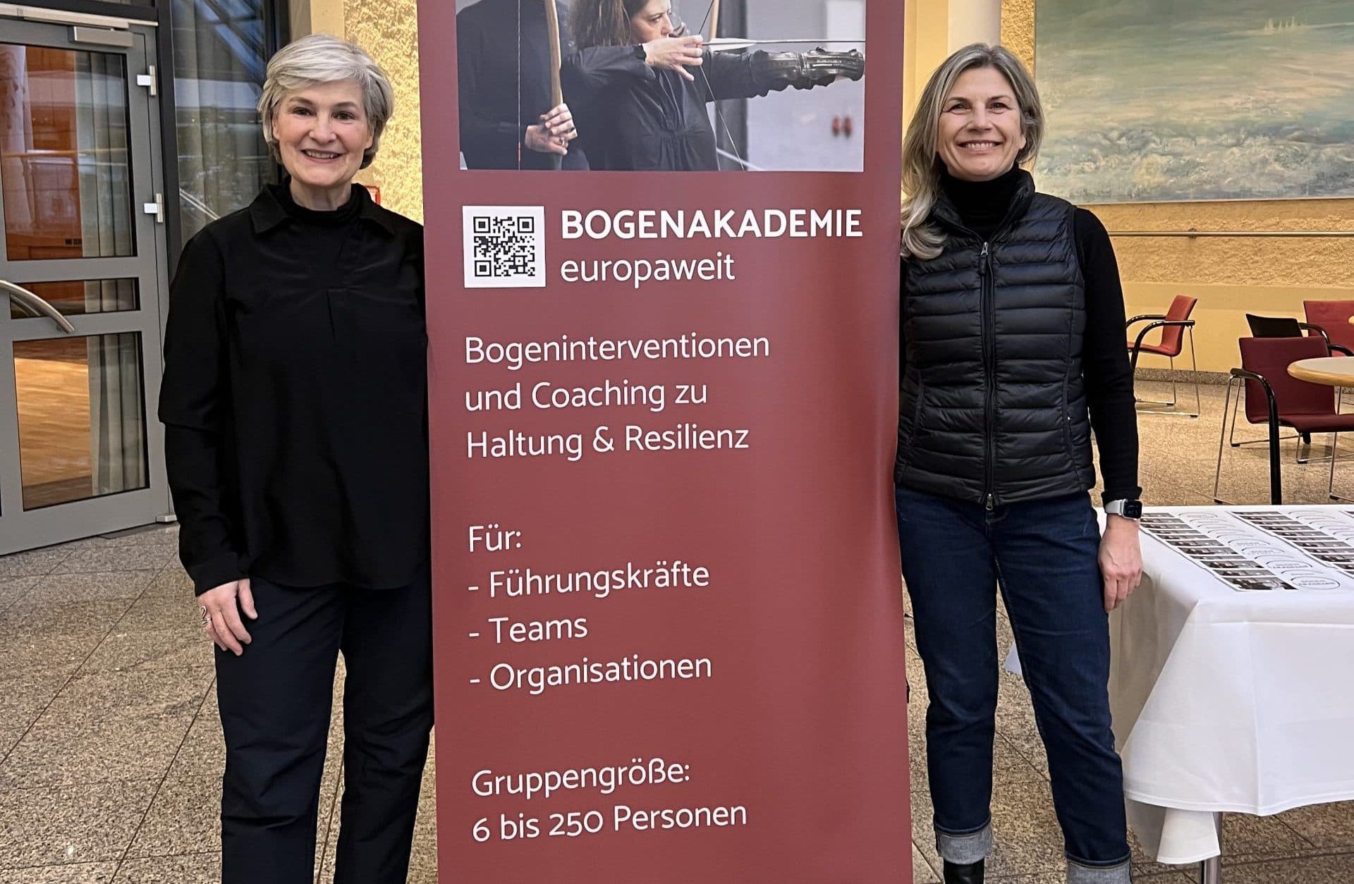 Annette Birkholz im Coaching-Gespräch mit dem Bogen